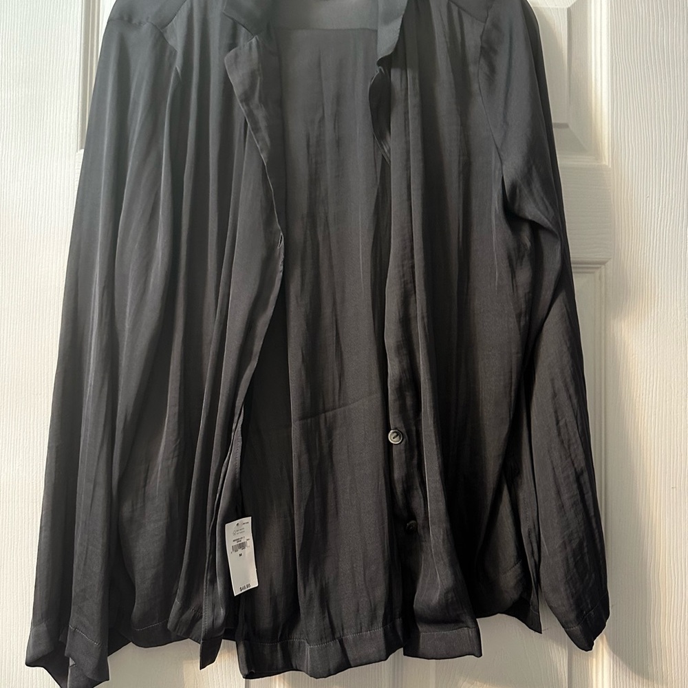 Gap 2 piece satin pajamas in gray.